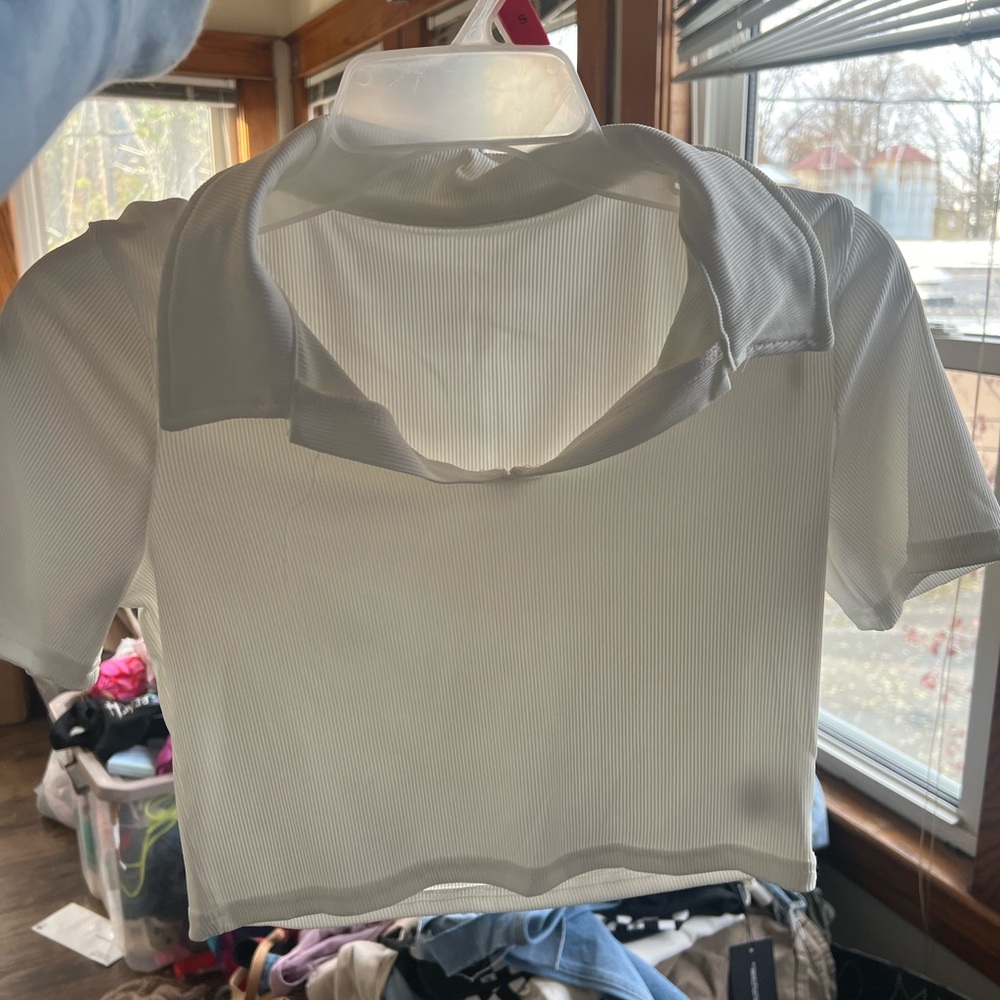 White collared ribbed crop top